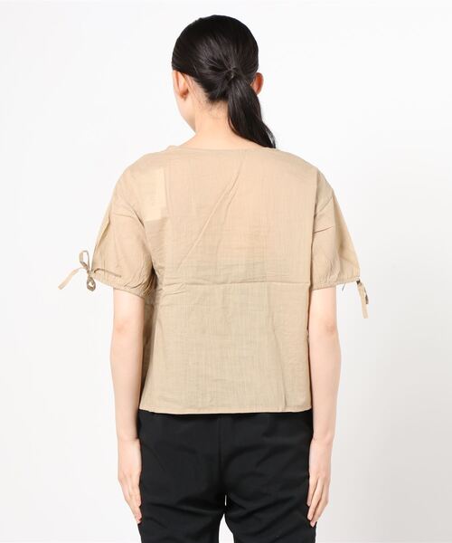 NAVY（ネイビー）の「袖リボン スクエアネック ワイドシルエット半袖ブラウス（シャツ/ブラウス・レディース・ベージュ/オレンジ/ブルー・フリー）」の4枚目の写真