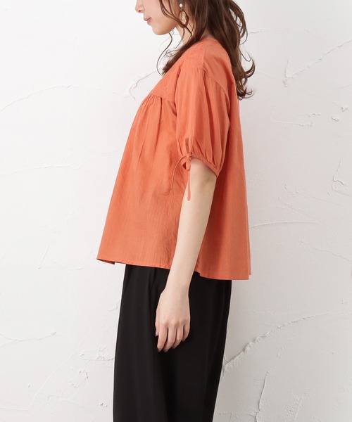 NAVY（ネイビー）の「袖リボン スクエアネック ワイドシルエット半袖ブラウス（シャツ/ブラウス・レディース・ベージュ/オレンジ/ブルー・フリー）」の8枚目の写真