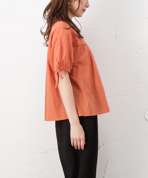 NAVY（ネイビー）の「袖リボン スクエアネック ワイドシルエット半袖ブラウス（シャツ/ブラウス・レディース・ベージュ/オレンジ/ブルー・フリー）」の9枚目の写真