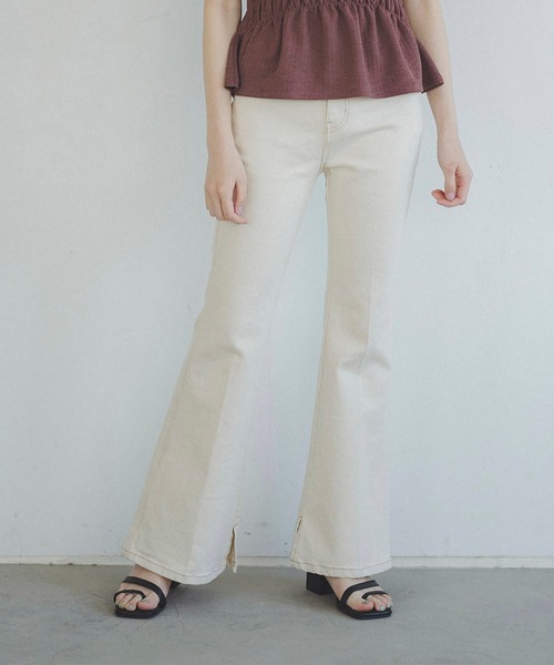 FREE'S MART（フリーズマート）の「【Sシリーズ対応】◇内スリットベルボトムデニムパンツ（デニムパンツ・レディース・インディゴブルー/ワンウォッシュ/ホワイト系その他/ブラウン/ブラック・SMALL/MEDIUM/X-SMALL）」の2枚目の写真