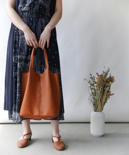 Loco Ocean（ロコオーシャン）の「フェイクレザーポーチ付きトートバッグ（トートバッグ・レディース・ホワイト/グレイッシュベージュ/キャメル/ブラック・ONE SIZE）」の20枚目の写真