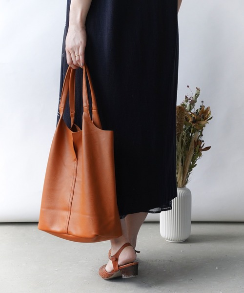 Loco Ocean（ロコオーシャン）の「フェイクレザーポーチ付きトートバッグ（トートバッグ・レディース・ホワイト/グレイッシュベージュ/キャメル/ブラック・ONE SIZE）」の21枚目の写真