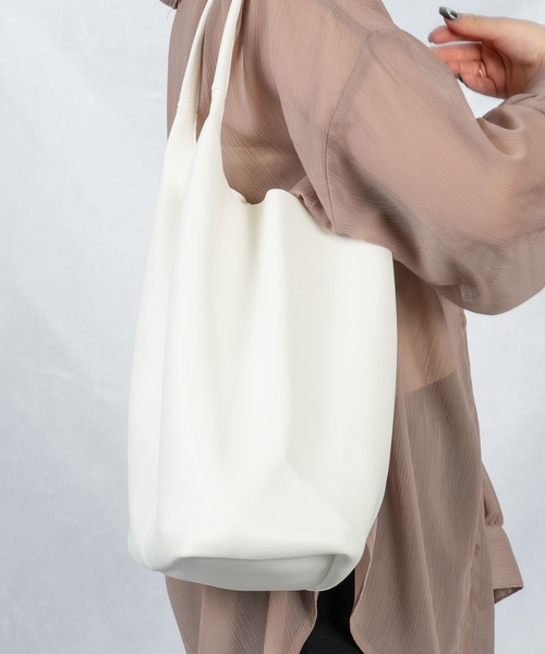 Loco Ocean（ロコオーシャン）の「フェイクレザーポーチ付きトートバッグ（トートバッグ・レディース・ホワイト/グレイッシュベージュ/キャメル/ブラック・ONE SIZE）」の16枚目の写真