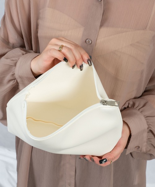 Loco Ocean（ロコオーシャン）の「フェイクレザーポーチ付きトートバッグ（トートバッグ・レディース・ホワイト/グレイッシュベージュ/キャメル/ブラック・ONE SIZE）」の19枚目の写真