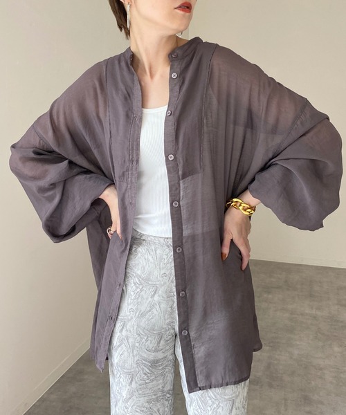 She's Closet(シーズクローゼット)の「バンドカラーボリューム袖ロング丈長袖シアーシャツ(シャツ/ブラウス・レディース・ベージュ/スモークピンク/ダークラベンダー/ライトグリーン/アイボリー・FREE)」の4枚目の写真
