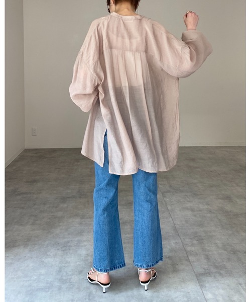 She's Closet(シーズクローゼット)の「バンドカラーボリューム袖ロング丈長袖シアーシャツ(シャツ/ブラウス・レディース・ベージュ/スモークピンク/ダークラベンダー/ライトグリーン/アイボリー・FREE)」の10枚目の写真