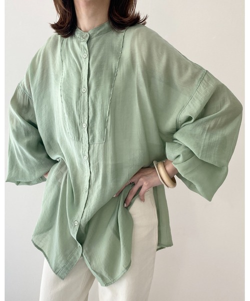 She's Closet(シーズクローゼット)の「バンドカラーボリューム袖ロング丈長袖シアーシャツ(シャツ/ブラウス・レディース・ベージュ/スモークピンク/ダークラベンダー/ライトグリーン/アイボリー・FREE)」の14枚目の写真
