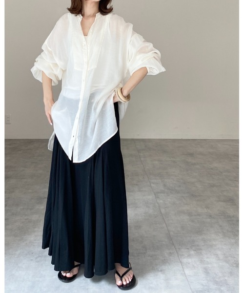 She's Closet(シーズクローゼット)の「バンドカラーボリューム袖ロング丈長袖シアーシャツ(シャツ/ブラウス・レディース・ベージュ/スモークピンク/ダークラベンダー/ライトグリーン/アイボリー・FREE)」の15枚目の写真