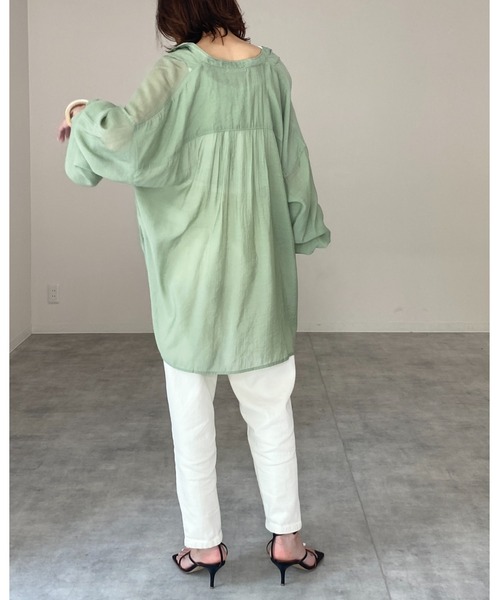 She's Closet(シーズクローゼット)の「バンドカラーボリューム袖ロング丈長袖シアーシャツ(シャツ/ブラウス・レディース・ベージュ/スモークピンク/ダークラベンダー/ライトグリーン/アイボリー・FREE)」の18枚目の写真