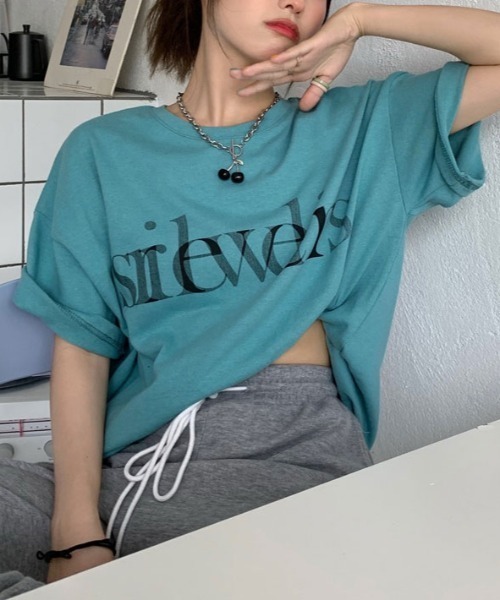 MANGROVE(マングローブ)の「シャドーロゴプリントドロップショルダーTシャツ(Tシャツ/カットソー・レディース・ホワイト/ブルー・FREE)」の7枚目の写真