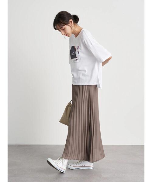 earth music&ecology（アースミュージックアンドエコロジー）の「グラフィックフォトTシャツ ＊（Tシャツ/カットソー・レディース・パープル/ライトベージュ/ホワイト×ブルー/ホワイト×ブラック・FREE）」の17枚目の写真