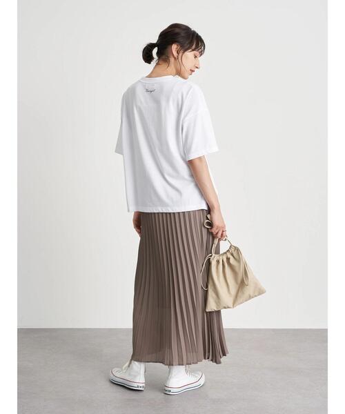 earth music&ecology（アースミュージックアンドエコロジー）の「グラフィックフォトTシャツ ＊（Tシャツ/カットソー・レディース・パープル/ライトベージュ/ホワイト×ブルー/ホワイト×ブラック・FREE）」の18枚目の写真