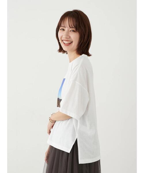 earth music&ecology（アースミュージックアンドエコロジー）の「グラフィックフォトTシャツ ＊（Tシャツ/カットソー・レディース・パープル/ライトベージュ/ホワイト×ブルー/ホワイト×ブラック・FREE）」の22枚目の写真