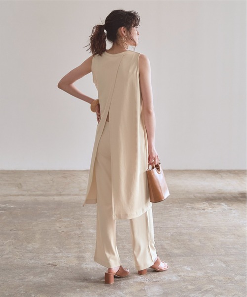 titivate（ティティベイト）の「ﾊﾞｯｸﾃﾞｻﾞｲﾝﾉｰｽﾘｰﾌﾞｾｯﾄｱｯﾌﾟ（セットアップ・レディース・ブラック/ブラウン/アイボリー/ピンク系その他・M）」の10枚目の写真