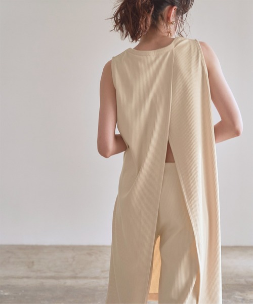 titivate（ティティベイト）の「ﾊﾞｯｸﾃﾞｻﾞｲﾝﾉｰｽﾘｰﾌﾞｾｯﾄｱｯﾌﾟ（セットアップ・レディース・ブラック/ブラウン/アイボリー/ピンク系その他・M）」の12枚目の写真