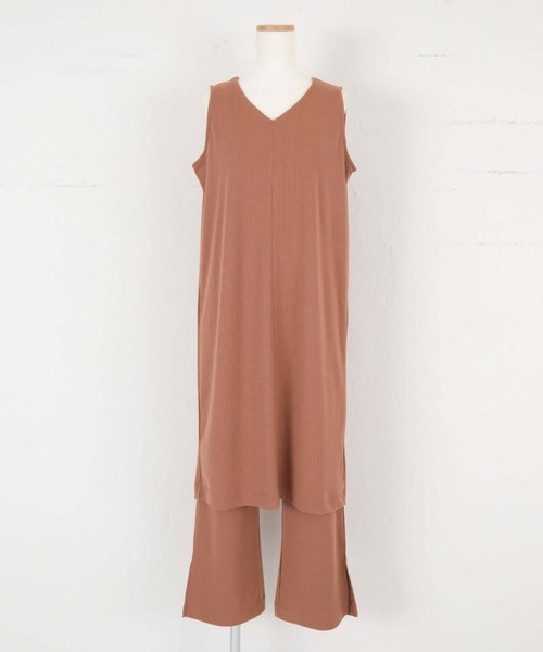 titivate（ティティベイト）の「ﾊﾞｯｸﾃﾞｻﾞｲﾝﾉｰｽﾘｰﾌﾞｾｯﾄｱｯﾌﾟ（セットアップ・レディース・ブラック/ブラウン/アイボリー/ピンク系その他・M）」の19枚目の写真