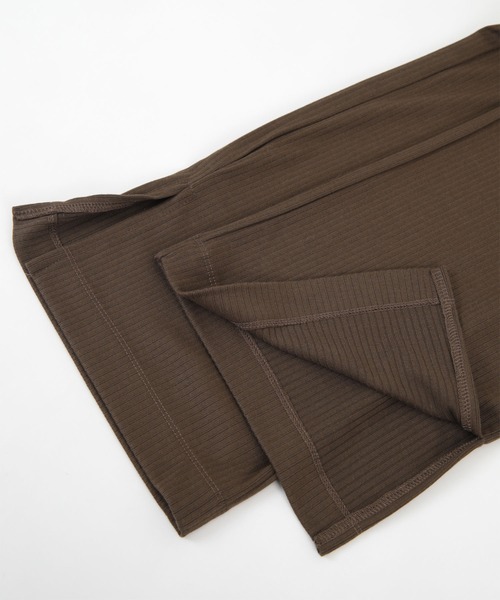 titivate（ティティベイト）の「ﾊﾞｯｸﾃﾞｻﾞｲﾝﾉｰｽﾘｰﾌﾞｾｯﾄｱｯﾌﾟ（セットアップ・レディース・ブラック/ブラウン/アイボリー/ピンク系その他・M）」の5枚目の写真