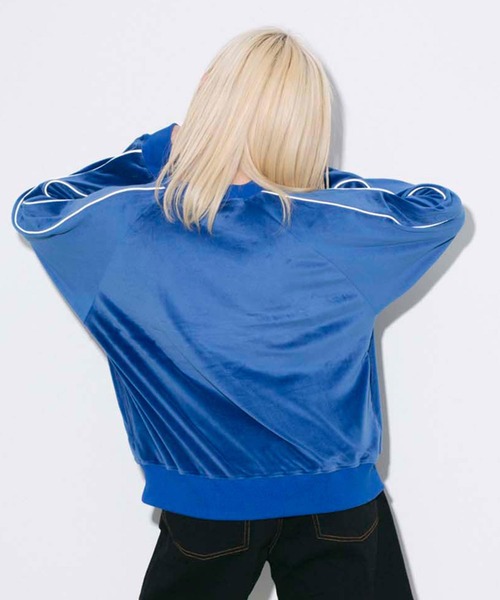 X-girl（エックスガール）の「VELOUR CREW TOP（スウェット・レディース・ブラック/ベージュ/ブルー・S/M）」の5枚目の写真