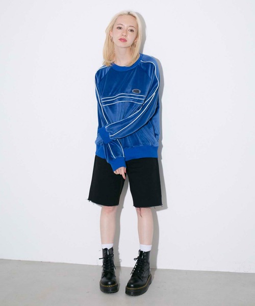 X-girl（エックスガール）の「VELOUR CREW TOP（スウェット・レディース・ブラック/ベージュ/ブルー・S/M）」の6枚目の写真