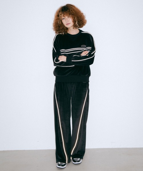 X-girl（エックスガール）の「VELOUR CREW TOP（スウェット・レディース・ブラック/ベージュ/ブルー・S/M）」の16枚目の写真