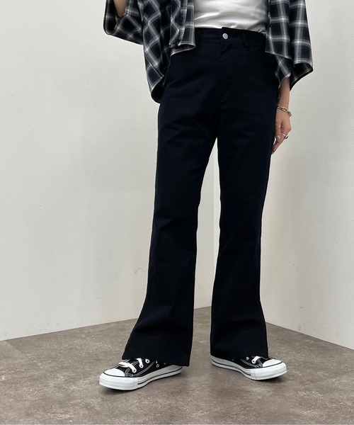 apres jour mignon（アプレジュールミニョン）の「サイドスリットフレアデニム 【ZOZOTOWN限定アイテム】（デニムパンツ・レディース・ブラック/グレー系その他/ライトブルー/オフホワイト・X-LARGE/SMALL/LARGE/MEDIUM）」の3枚目の写真