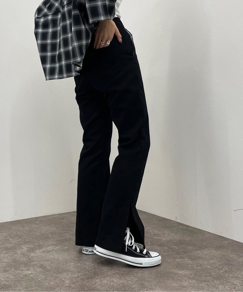 apres jour mignon（アプレジュールミニョン）の「サイドスリットフレアデニム 【ZOZOTOWN限定アイテム】（デニムパンツ・レディース・ブラック/グレー系その他/ライトブルー/オフホワイト・X-LARGE/SMALL/LARGE/MEDIUM）」の12枚目の写真