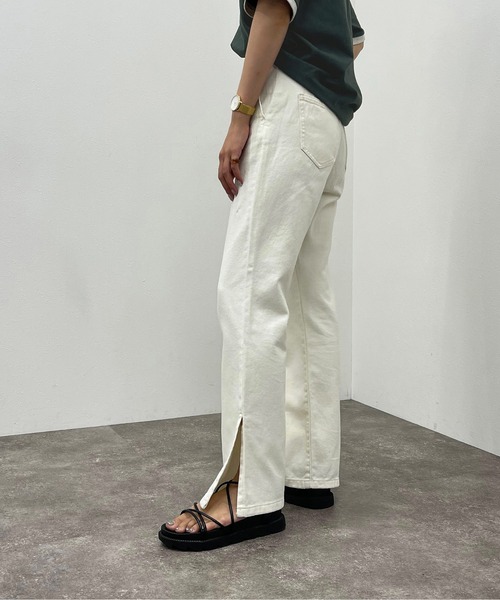 apres jour mignon（アプレジュールミニョン）の「サイドスリットフレアデニム 【ZOZOTOWN限定アイテム】（デニムパンツ・レディース・ブラック/グレー系その他/ライトブルー/オフホワイト・X-LARGE/SMALL/LARGE/MEDIUM）」の7枚目の写真