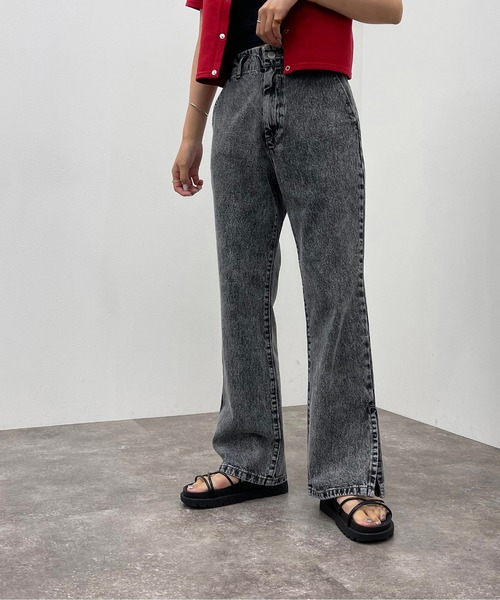 apres jour mignon（アプレジュールミニョン）の「サイドスリットフレアデニム 【ZOZOTOWN限定アイテム】（デニムパンツ・レディース・ブラック/グレー系その他/ライトブルー/オフホワイト・X-LARGE/SMALL/LARGE/MEDIUM）」の17枚目の写真