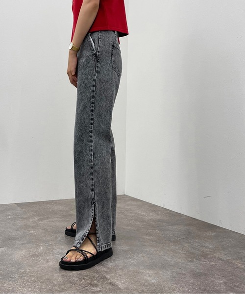 apres jour mignon（アプレジュールミニョン）の「サイドスリットフレアデニム 【ZOZOTOWN限定アイテム】（デニムパンツ・レディース・ブラック/グレー系その他/ライトブルー/オフホワイト・X-LARGE/SMALL/LARGE/MEDIUM）」の19枚目の写真