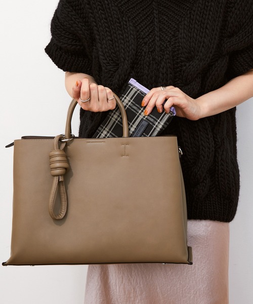 ADAM ET ROPE'(アダムエロペ)の「【WEB限定】〈エコバッグ付き〉3ポケット2WAYショルダーバッグ(ショルダーバッグ・レディース・ブラック/ベージュ/グレー・FREE)」の4枚目の写真
