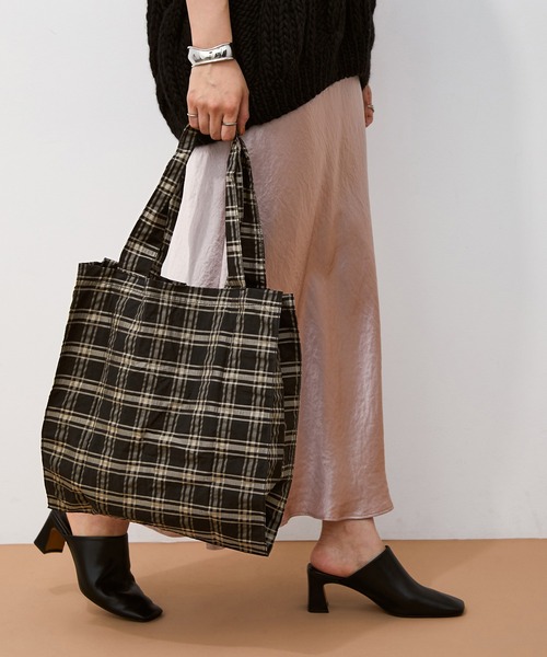 ADAM ET ROPE'(アダムエロペ)の「【WEB限定】〈エコバッグ付き〉3ポケット2WAYショルダーバッグ(ショルダーバッグ・レディース・ブラック/ベージュ/グレー・FREE)」の15枚目の写真