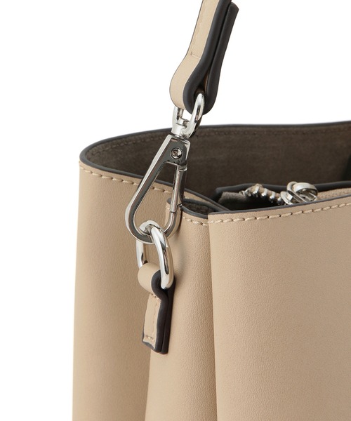 ADAM ET ROPE'(アダムエロペ)の「【WEB限定】〈エコバッグ付き〉3ポケット2WAYショルダーバッグ(ショルダーバッグ・レディース・ブラック/ベージュ/グレー・FREE)」の9枚目の写真