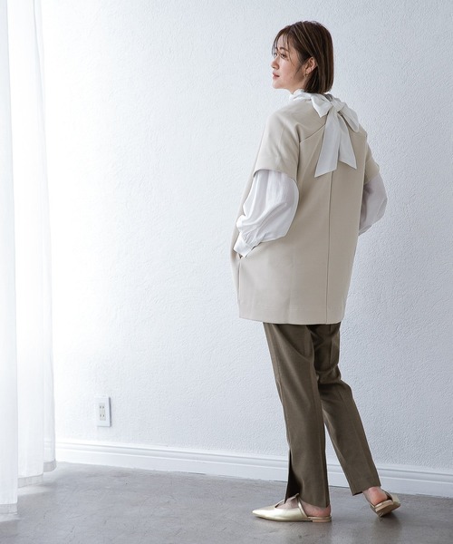 A part by(アパートバイ)の「ボンディングVベスト 218268(ベスト・レディース・チャコールグレー/アイボリー・FREE)」の4枚目の写真