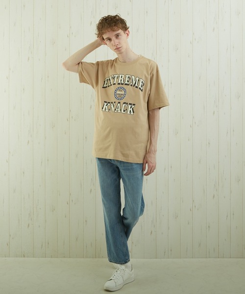 TONE SELECT WEAR(トーンセレクトウェア)の「【TONE BY AS】カレッジプリントTEE(BL)(Tシャツ/カットソー・メンズ・ホワイト/ベージュ/スミクロ・MEDIUM/LARGE)」の3枚目の写真