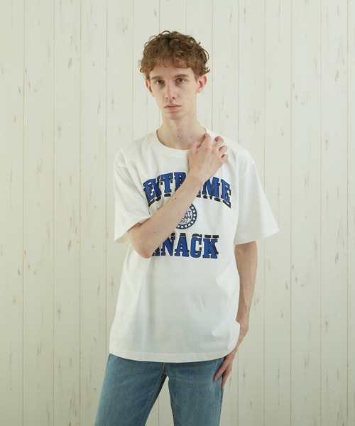 TONE SELECT WEAR(トーンセレクトウェア)の「【TONE BY AS】カレッジプリントTEE(BL)(Tシャツ/カットソー・メンズ・ホワイト/ベージュ/スミクロ・MEDIUM/LARGE)」の8枚目の写真