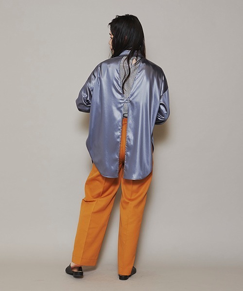 lautreamont BLEUBLANC（ロートレアモンブルーブラン）の「<lautreamont BLEUBLANC>レザーライクサテンバックオープンシャツ（シャツ/ブラウス・レディース・グレー/ブラック・9号）」の22枚目の写真