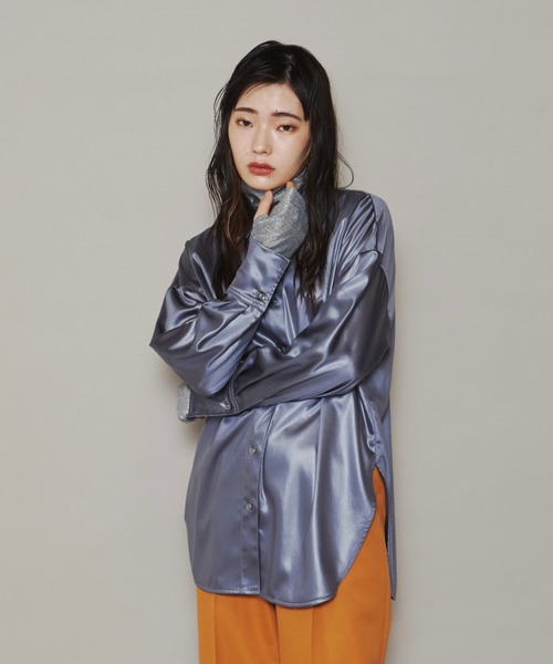 lautreamont BLEUBLANC（ロートレアモンブルーブラン）の「<lautreamont BLEUBLANC>レザーライクサテンバックオープンシャツ（シャツ/ブラウス・レディース・グレー/ブラック・9号）」の19枚目の写真