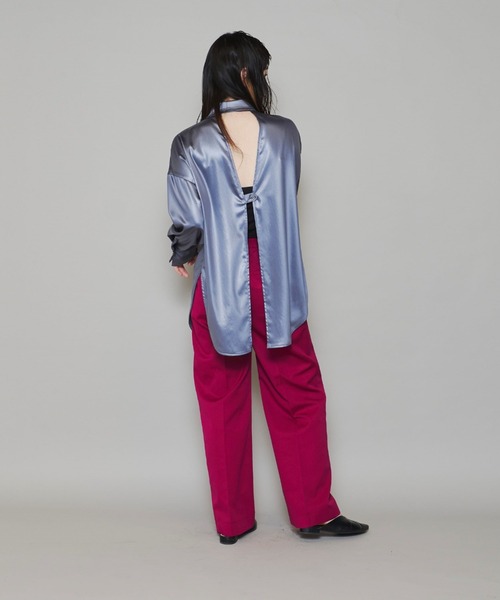 lautreamont BLEUBLANC（ロートレアモンブルーブラン）の「<lautreamont BLEUBLANC>レザーライクサテンバックオープンシャツ（シャツ/ブラウス・レディース・グレー/ブラック・9号）」の20枚目の写真