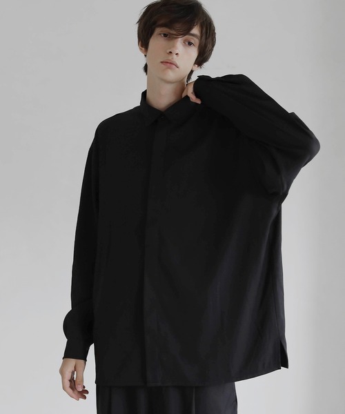 LILL（リル）の「ポリトロビッグシルエット比翼付きトロミ長袖シャツ（シャツ/ブラウス・メンズ・ホワイト/ブラック/グレー/グレー系・S/M/L/XL）」の10枚目の写真