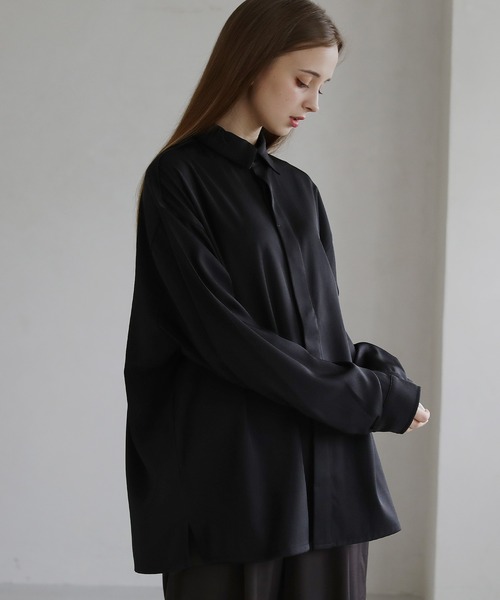 LILL（リル）の「ポリトロビッグシルエット比翼付きトロミ長袖シャツ（シャツ/ブラウス・メンズ・ホワイト/ブラック/グレー/グレー系・S/M/L/XL）」の6枚目の写真