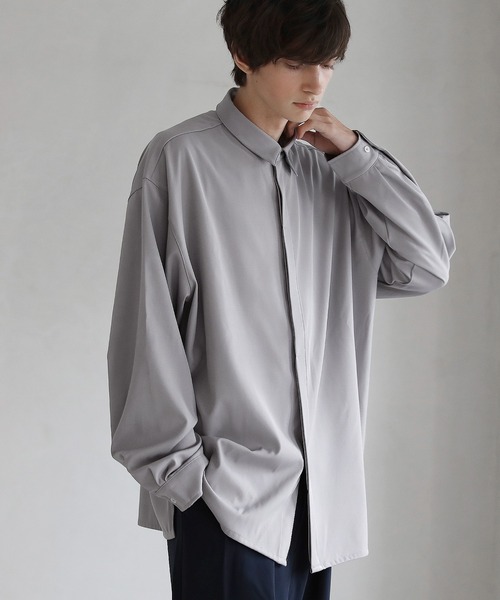 LILL（リル）の「ポリトロビッグシルエット比翼付きトロミ長袖シャツ（シャツ/ブラウス・メンズ・ホワイト/ブラック/グレー/グレー系・S/M/L/XL）」の11枚目の写真