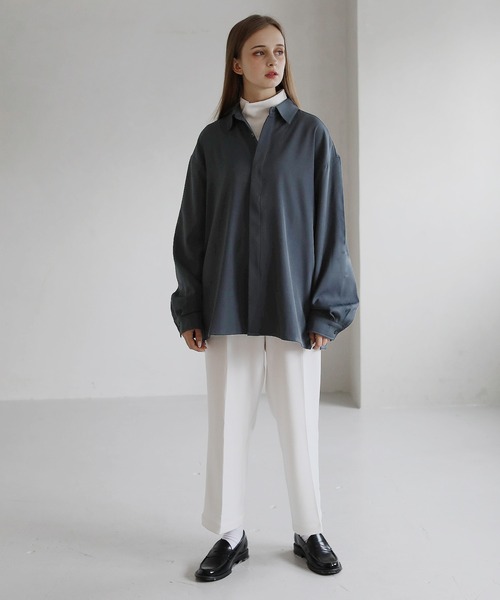 LILL（リル）の「ポリトロビッグシルエット比翼付きトロミ長袖シャツ（シャツ/ブラウス・メンズ・ホワイト/ブラック/グレー/グレー系・S/M/L/XL）」の8枚目の写真