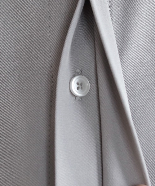 LILL（リル）の「ポリトロビッグシルエット比翼付きトロミ長袖シャツ（シャツ/ブラウス・メンズ・ホワイト/ブラック/グレー/グレー系・S/M/L/XL）」の14枚目の写真