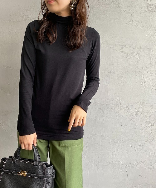 HANES（ヘインズ）の「[HANES/ヘインズ] UNDIES PLUS+ スキンコントロール モックネックTシャツ（Tシャツ/カットソー・レディース・ホワイト/ブラック・F）」の17枚目の写真