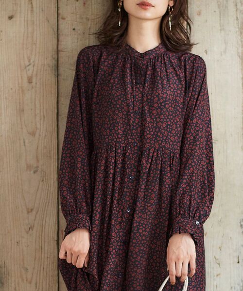 le.coeur blanc（ルクールブラン）の「フラワーレオパードギャザーワンピース（ワンピース・レディース・ブルー系その他4/グレー系その他4・38）」の8枚目の写真