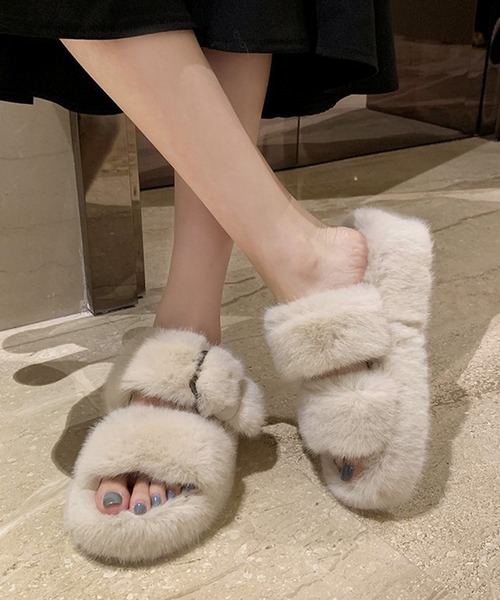 STYLEBLOCK(スタイルブロック)の「ふわふわファースリッパサンダル(サンダル・レディース・グリーン/ブラック/カーキ/ベージュ・37/38/39/40/36)」の2枚目の写真