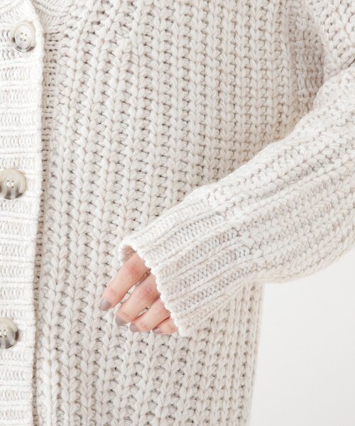 SHOO・LA・RUE（シューラルー）の「◆ざっくり編みニットカーディガン（カーディガン/ボレロ・レディース・ブラック系3/アイボリー系3/ピンク系・00）」の8枚目の写真