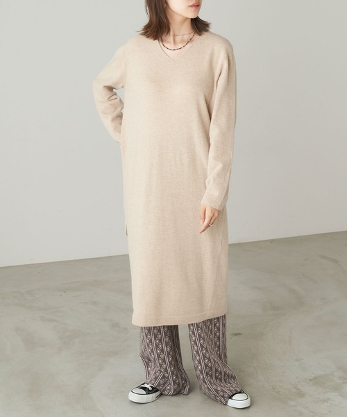 Chaco closet(チャコ クローゼット)の「カシミア混Vネックニットロングワンピース(ワンピース・レディース・オレンジ/ブラック/グレー/ベージュ・FREE)」の15枚目の写真