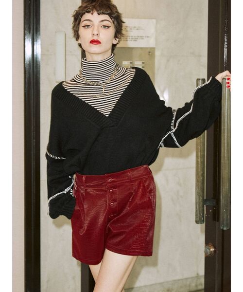 jouetie（ジュエティ）の「深Vネックドッキングニット（ニット/セーター・レディース・ライトブルー/ブラック/レッド/グリーン・MEDIUM）」の2枚目の写真