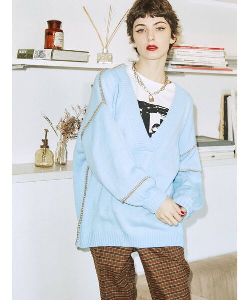 jouetie（ジュエティ）の「深Vネックドッキングニット（ニット/セーター・レディース・ライトブルー/ブラック/レッド/グリーン・MEDIUM）」の16枚目の写真